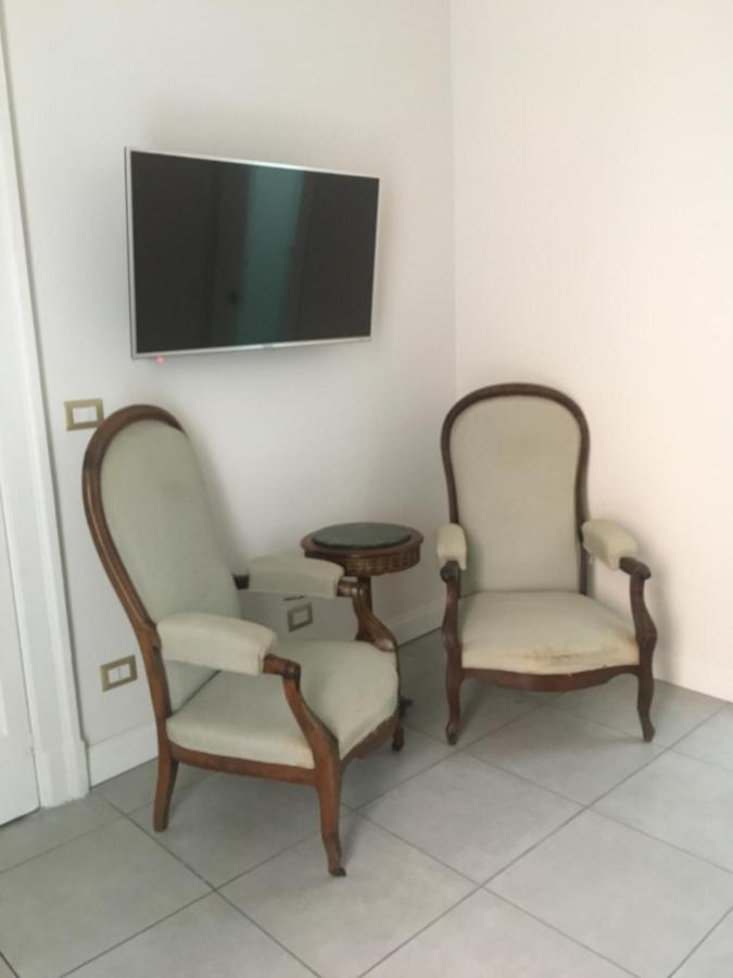 Ciro A Maschio Angioino Bed & Breakfast Наполи Екстериор снимка